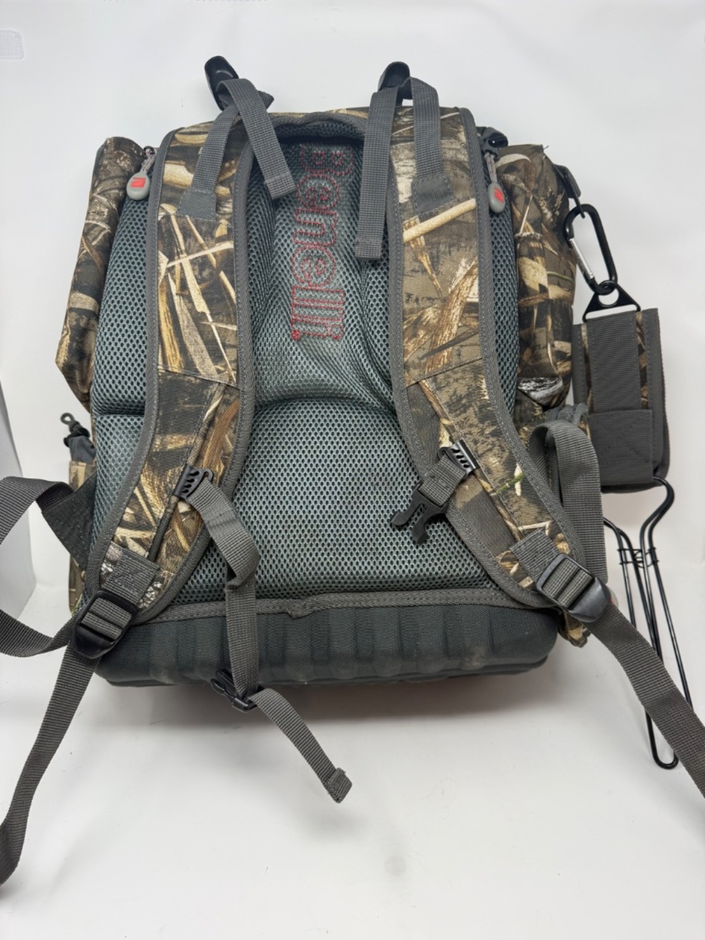 Benelli Ducker Backpack Hunting Waterfowl Gear Pack Camo - Picture 3 of 4